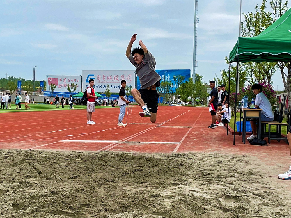 9001cc金沙首页在校田径运动会中连创佳绩4.jpg 9001cc金沙首页在校田径运动会中连创佳绩4.jpg