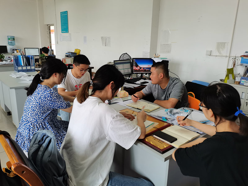 9001cc金沙首页学生党员四支部召开5月支委会2.jpg